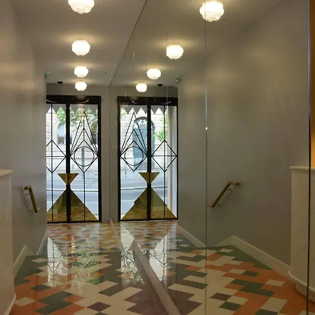 Le Lapin Blanc Hotel 4*