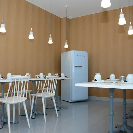 Hotel Le Lapin Blanc Paris